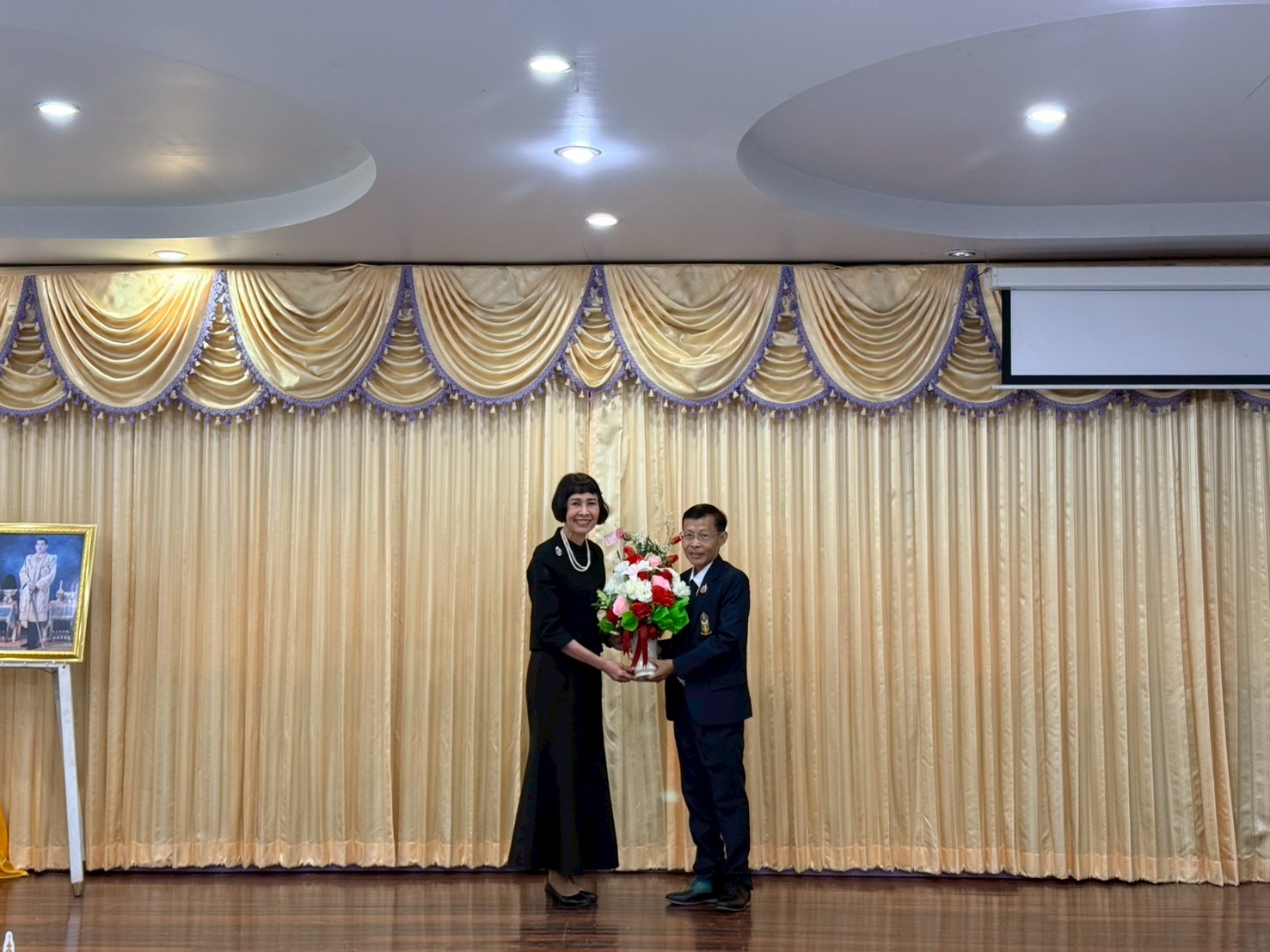 578243448 1311750557418752 7040534606070022233 N